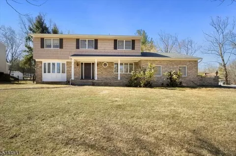 18 Hancock St, Parsippany, NJ 07054