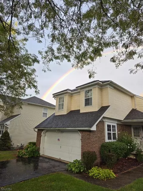 10 Mountain View Ct, Hamburg, NJ 07419