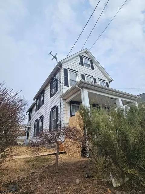 65 Washington St, South River, NJ 08882