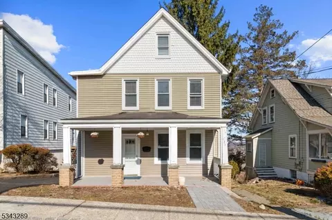 121 W Chrystal St, Dover, NJ 07801
