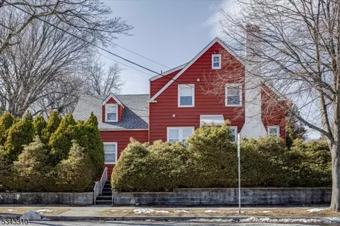 83 Chelsea Rd, Clifton, NJ 07012