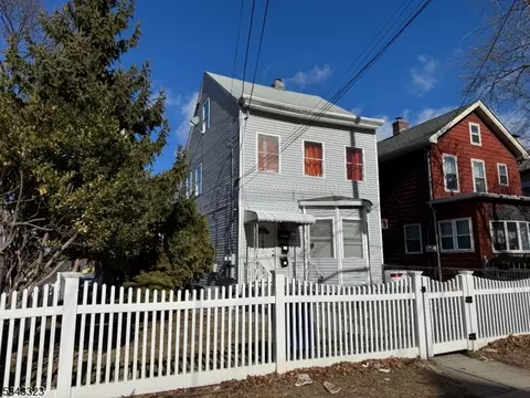 194 Summer St, Passaic, NJ 07055
