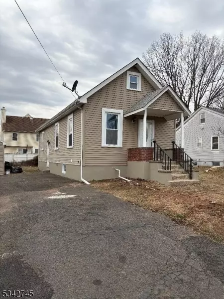 32 Newport Ave, Somerset, NJ 08873