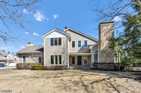 2 Louis Dr, Montville, NJ 07045