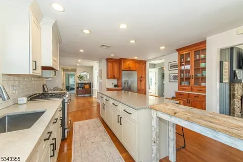 2 Adams Pl, Mendham, NJ 07945 photo 9