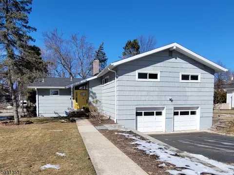 4 Mountain Way, Cedar Grove, NJ 07009