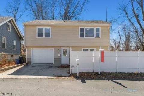 4 Webster Ave # -8, Paterson, NJ 07501