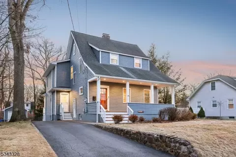 10 Glenview Rd, North Caldwell, NJ 07006