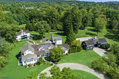 48 Sunnybranch Rd, Far Hills, NJ 07931