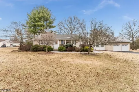 1065 Barley Sheaf Rd, Flemington, NJ 08822