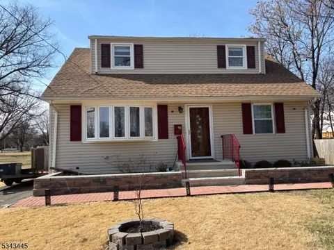 61 S Park St, Manville, NJ 08835