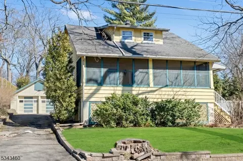 68 Franklin Ave, Midland Park, NJ 07432