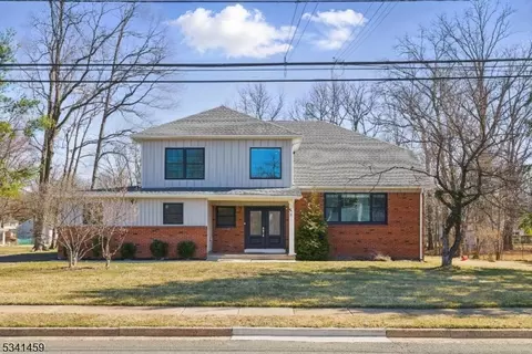 10 Wyndmoor Way, Edison, NJ 08820