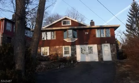75 Lindys Dr, West Milford, NJ 07480