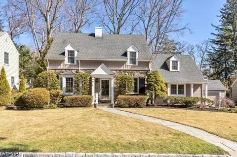 96 Oakview Ter, Short Hills, NJ 07078