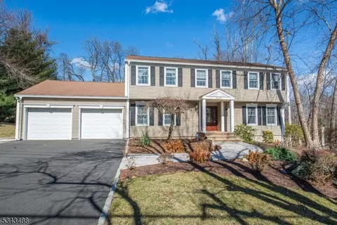 63 Trommel Dr, Mahwah, NJ 07430
