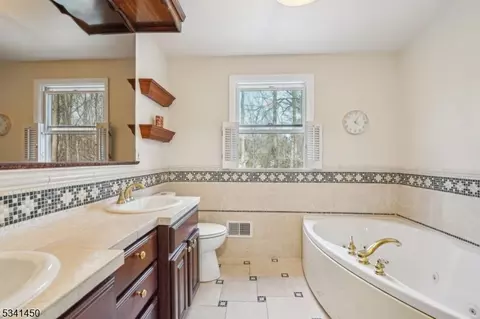 49 Timber Dr, Berkeley Heights, NJ 07922 photo 25