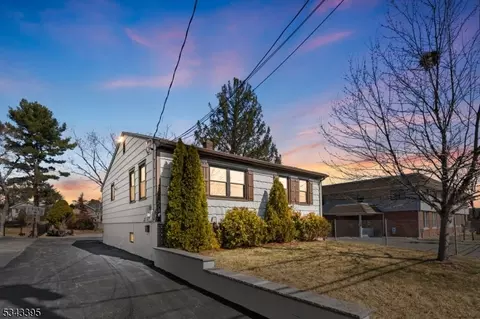 270 Mercer St, Stirling, NJ 07980