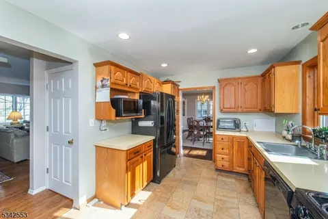 4 Wanaque Ter, Ringwood, NJ 07456 photo 9