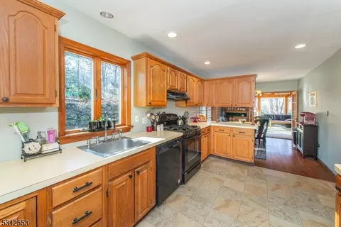 4 Wanaque Ter, Ringwood, NJ 07456 photo 8