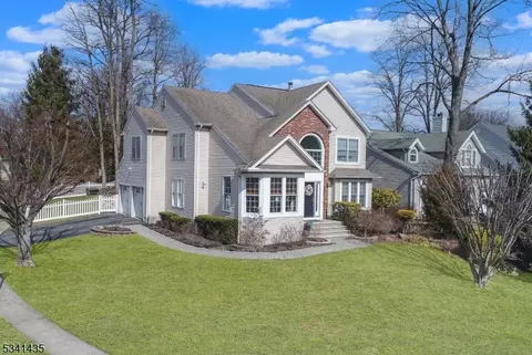 11 Blazure Dr, Bernardsville, NJ 07924