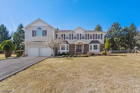 18 Fowler Pl, Montville, NJ 07045