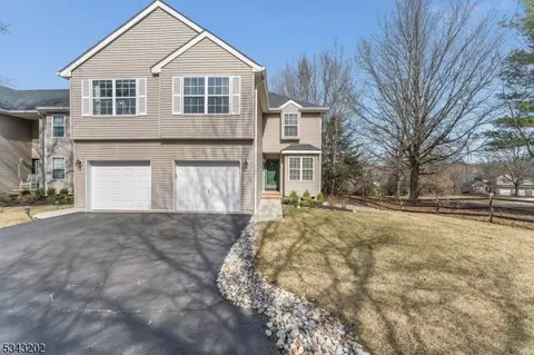 25 Forsgate Ter, Annandale, NJ 08801