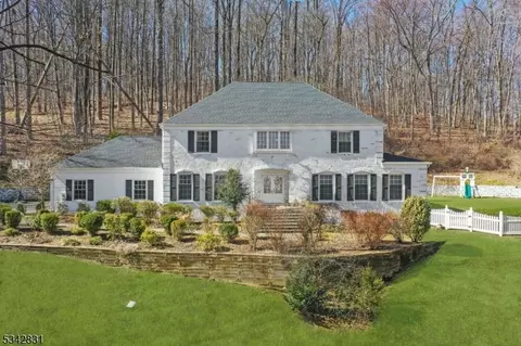 17 Glen Gary Dr, Mendham Twp, NJ 07945