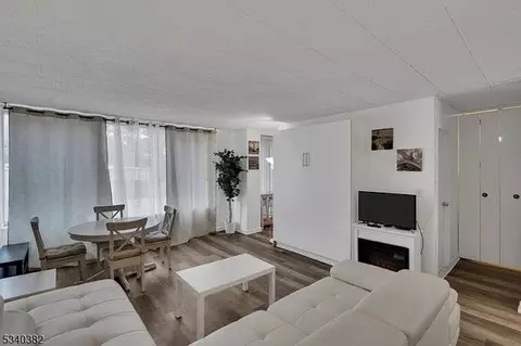 9060 Palisade Ave #208, North Bergen, NJ 07047