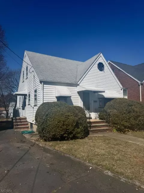 21 Perry St, Belleville, NJ 07109
