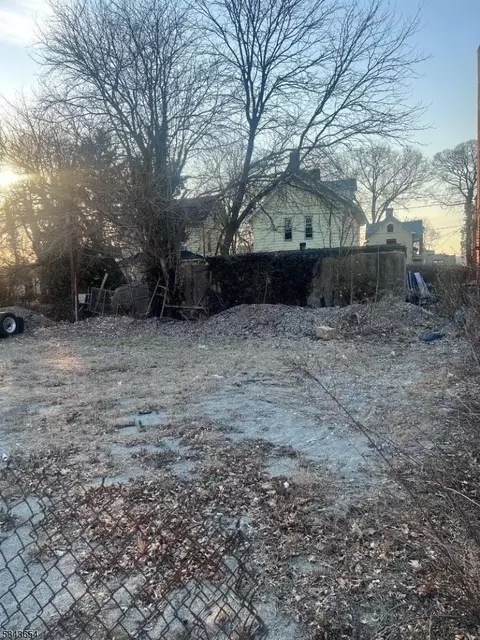 21 Oakwood Ave, City Of Orange Twp, NJ 07050