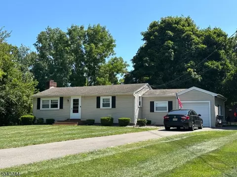 111 Everitts Rd, Raritan Twp, NJ 08551