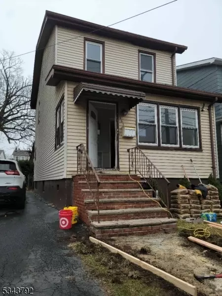 262 40th St, Irvington, NJ 07111