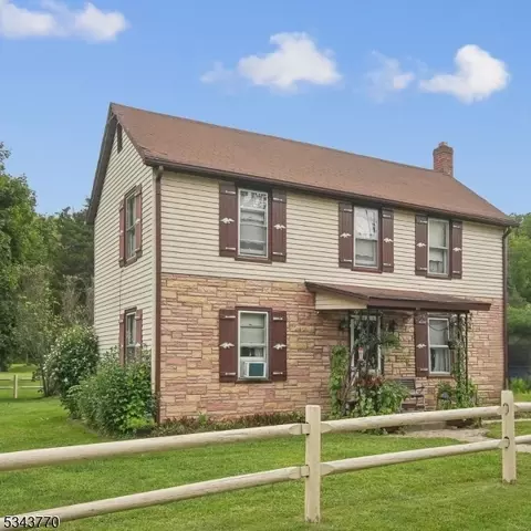 18 Pequest Furnace Rd, Oxford, NJ 07863