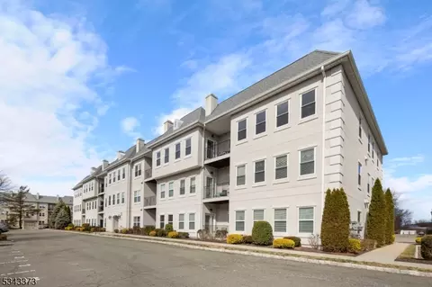 1007 Brittany Dr, Wayne, NJ 07470