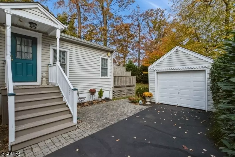  132 Herning Ave, Cranford, NJ 07016 photo 3