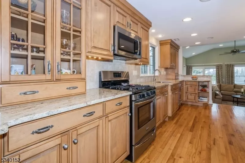  132 Herning Ave, Cranford, NJ 07016 photo 20