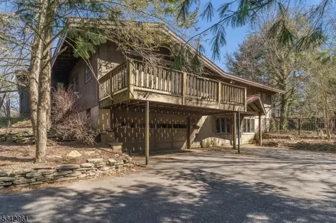 11 Hillside Dr, Annandale, NJ 08801