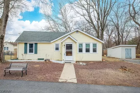 17 Jones St, Kenvil, NJ 07847