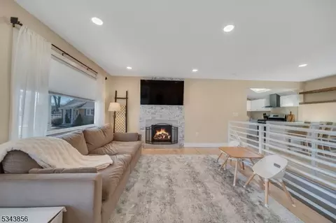 11 Rays Ct, Wayne, NJ 07470 photo 6
