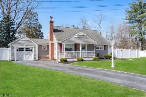11 Rays Ct, Wayne, NJ 07470 photo 3