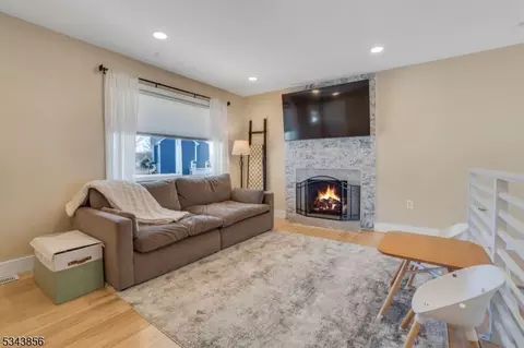 11 Rays Ct, Wayne, NJ 07470 photo 7