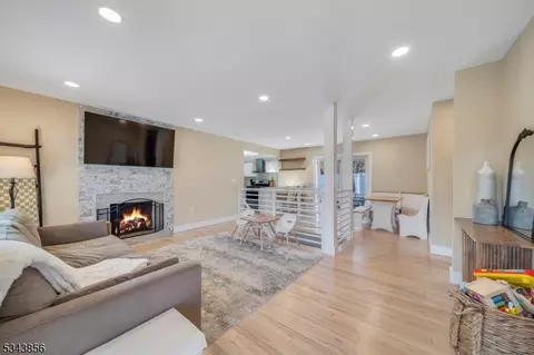 11 Rays Ct, Wayne, NJ 07470 photo 5