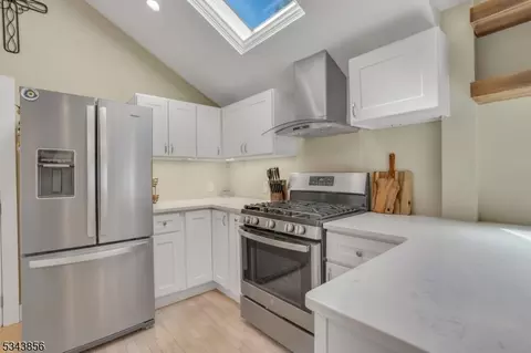 11 Rays Ct, Wayne, NJ 07470 photo 14