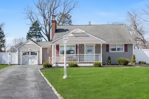 11 Rays Ct, Wayne, NJ 07470