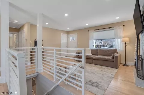 11 Rays Ct, Wayne, NJ 07470 photo 9