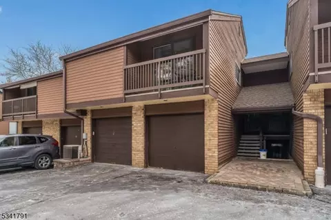 12 Meadowview Dr, Annandale, NJ 08801