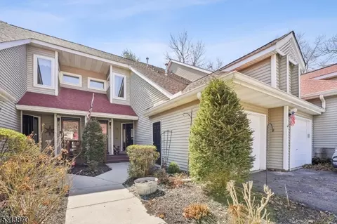 9 Davenports Mill Ct #9, Oak Ridge, NJ 07438
