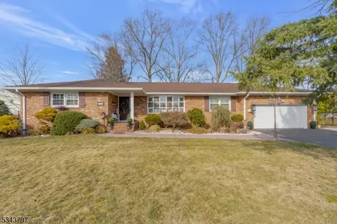 220 Vesper Ave, Middlesex, NJ 08846 photo 2