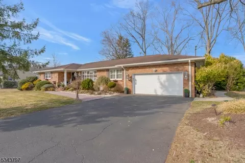 220 Vesper Ave, Middlesex, NJ 08846 photo 3